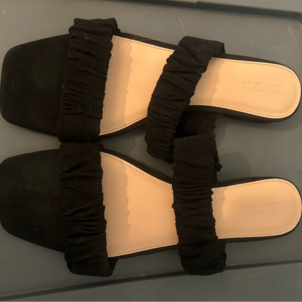 JustFab Black Ruffled Sandals